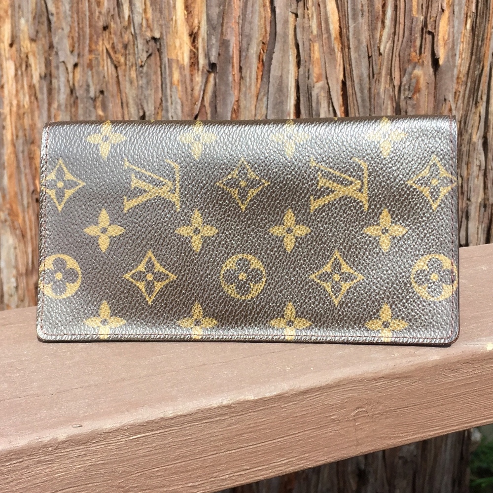 LOUIS VUITTON Bifold Monogram Checkbook Wallet